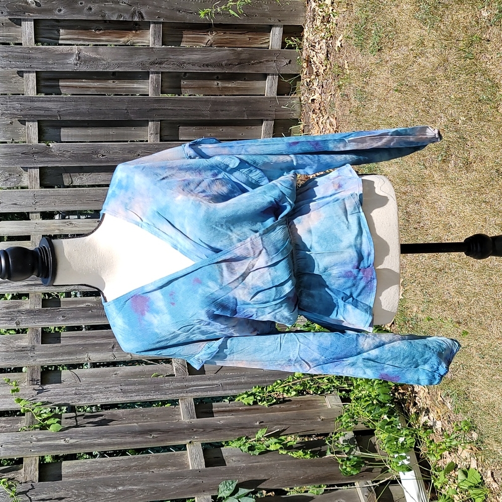 M T S blouse size large - Picture 2 of 9